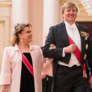 Gjester ankommer gallamiddagen: Kong Willem-Alexander av Nederland og Storhertuginne Maria-Teresa av Luxembourg. Foto: Håkon Mosvold Larsen / NTB scanpix